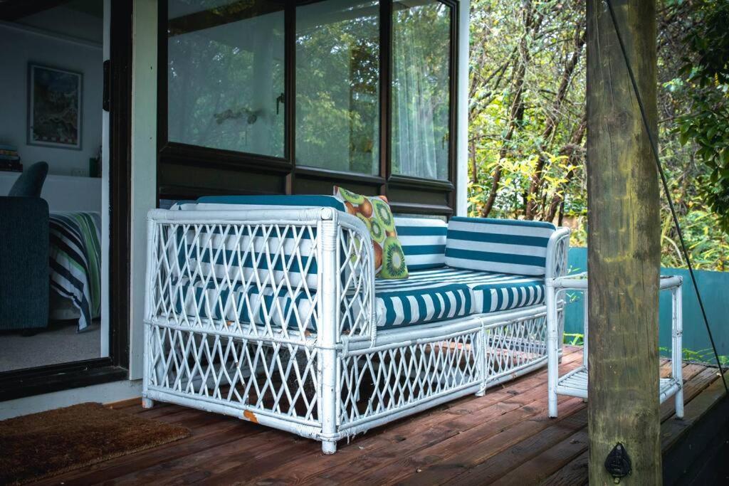 Superb Studio Retreat With Spa, Pool & Bbq Access Whanganui Exterior foto